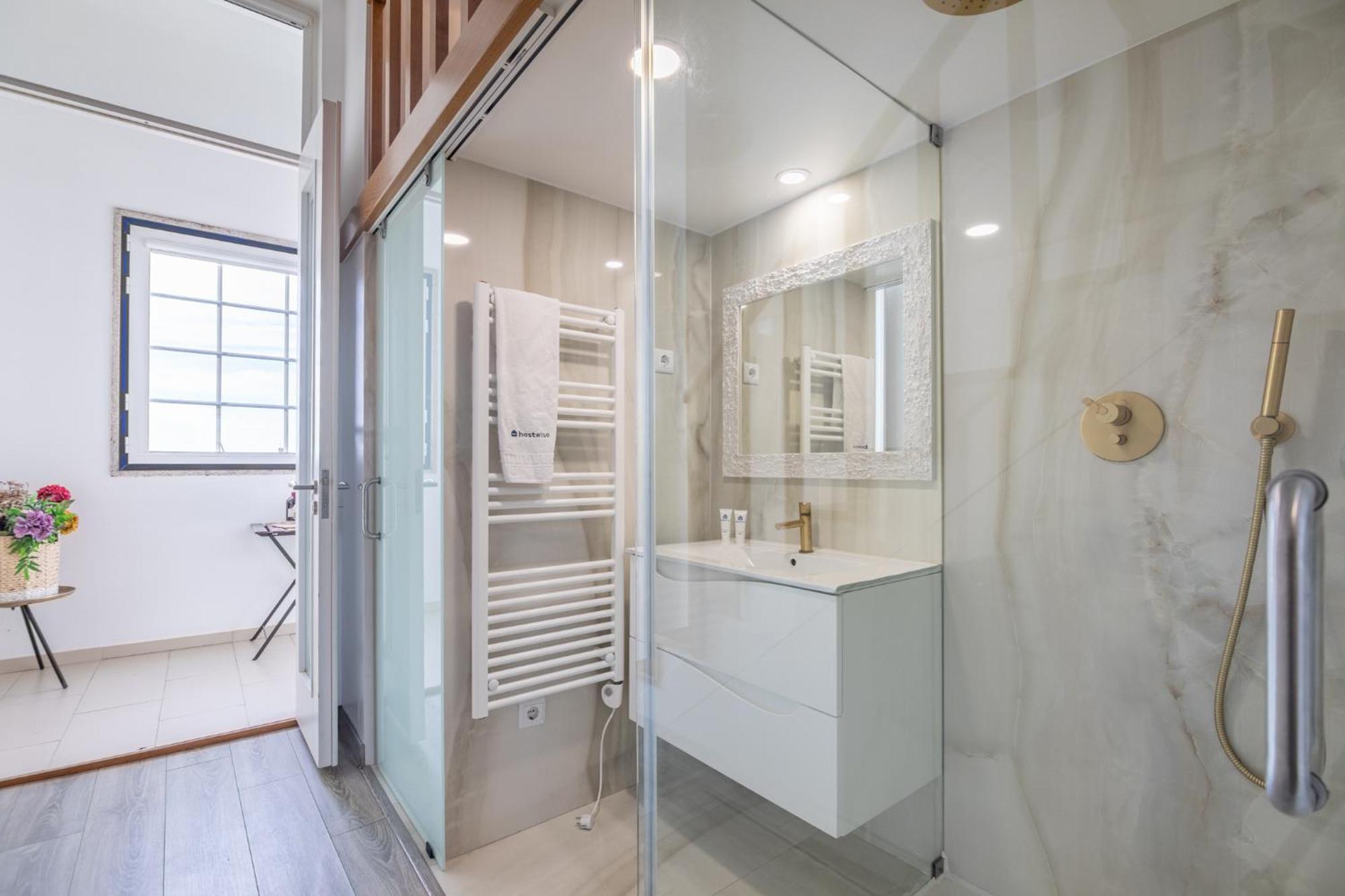 Апартаменты Deluxe Spacious Flats W Mezzanine By Host Wise Порту Экстерьер фото